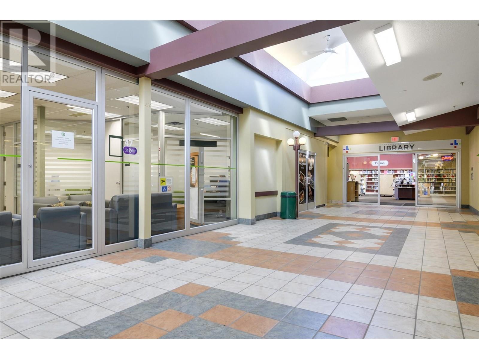 195 & 301 33 Highway West, Kelowna