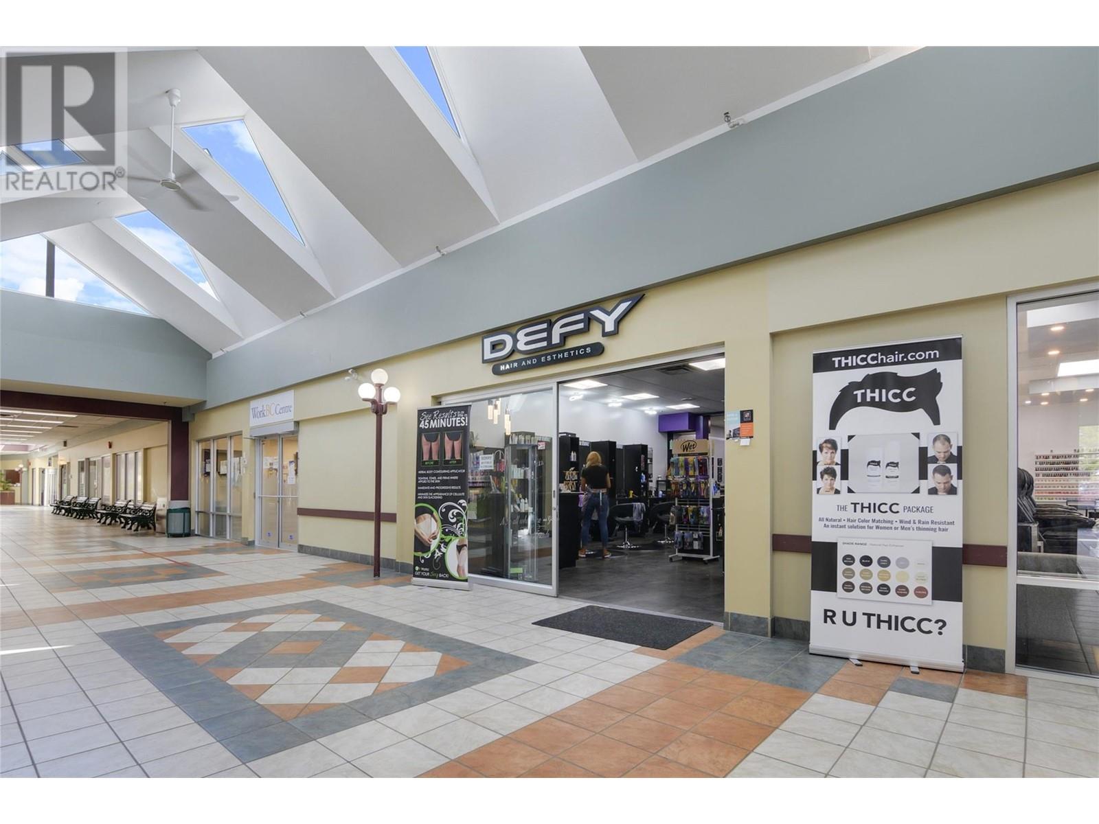 195 & 301 33 Highway West, Kelowna