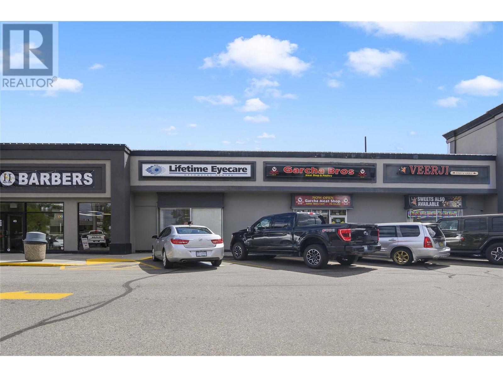 195 & 301 33 Highway West, Kelowna