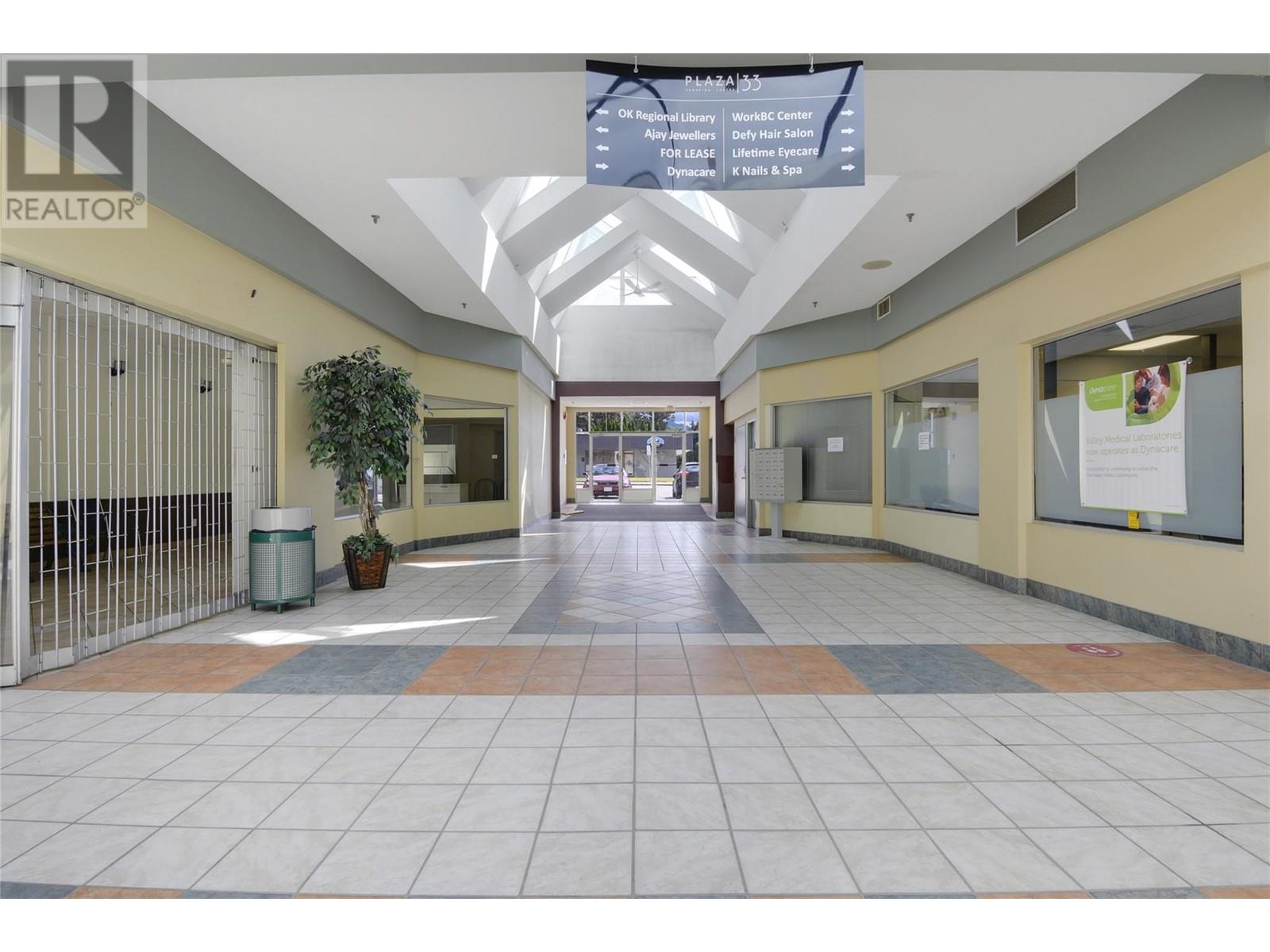 195 & 301 33 Highway West, Kelowna
