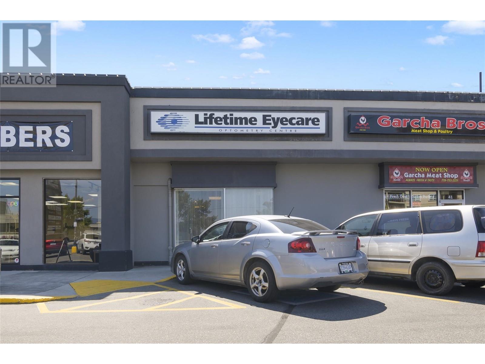 195 & 301 33 Highway West, Kelowna