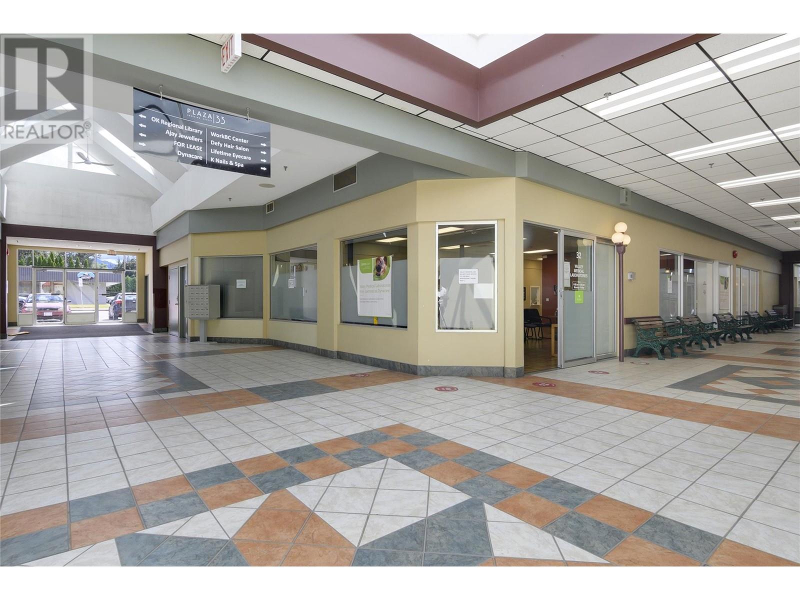 195 & 301 33 Highway West, Kelowna