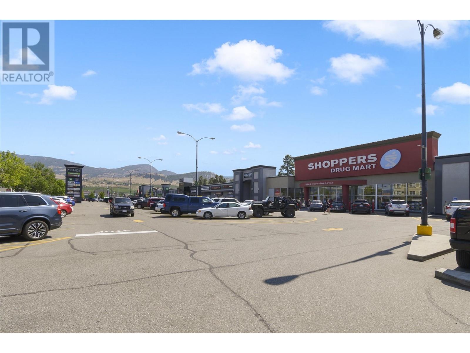 195 & 301 33 Highway West, Kelowna