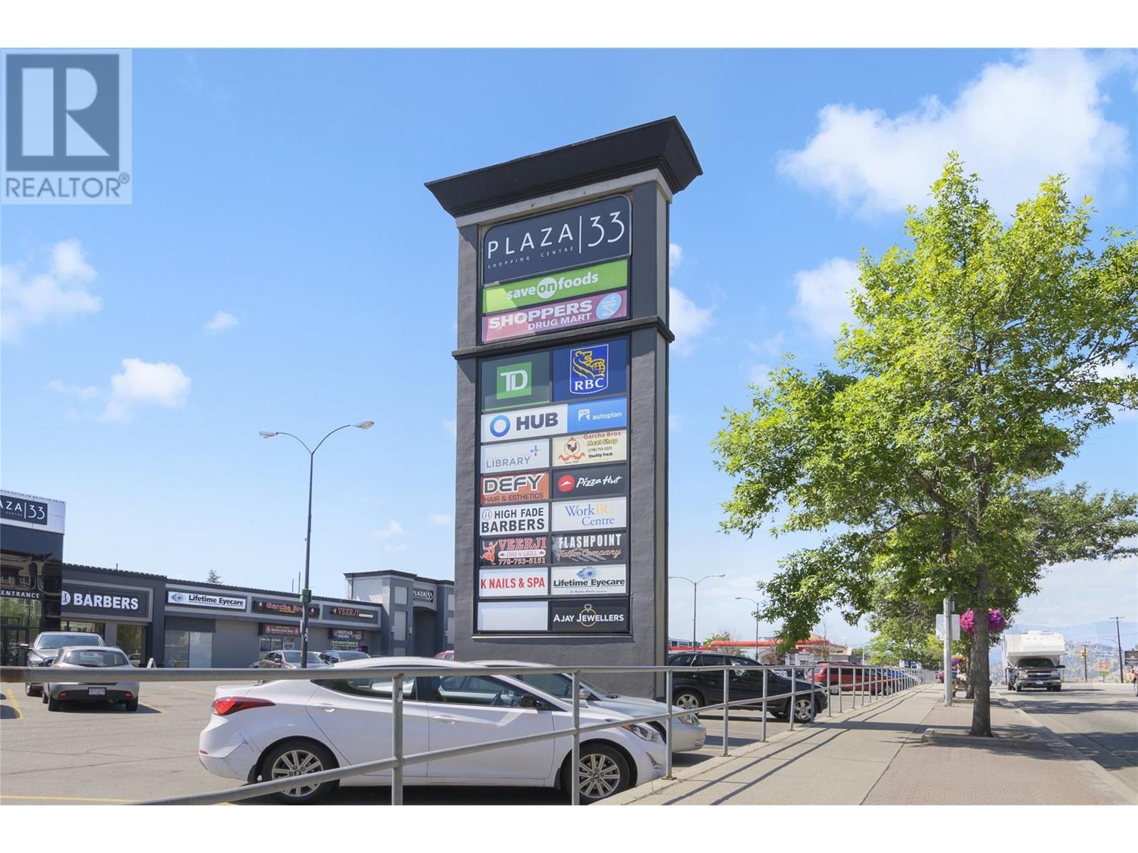 195 & 301 33 Highway West, Kelowna