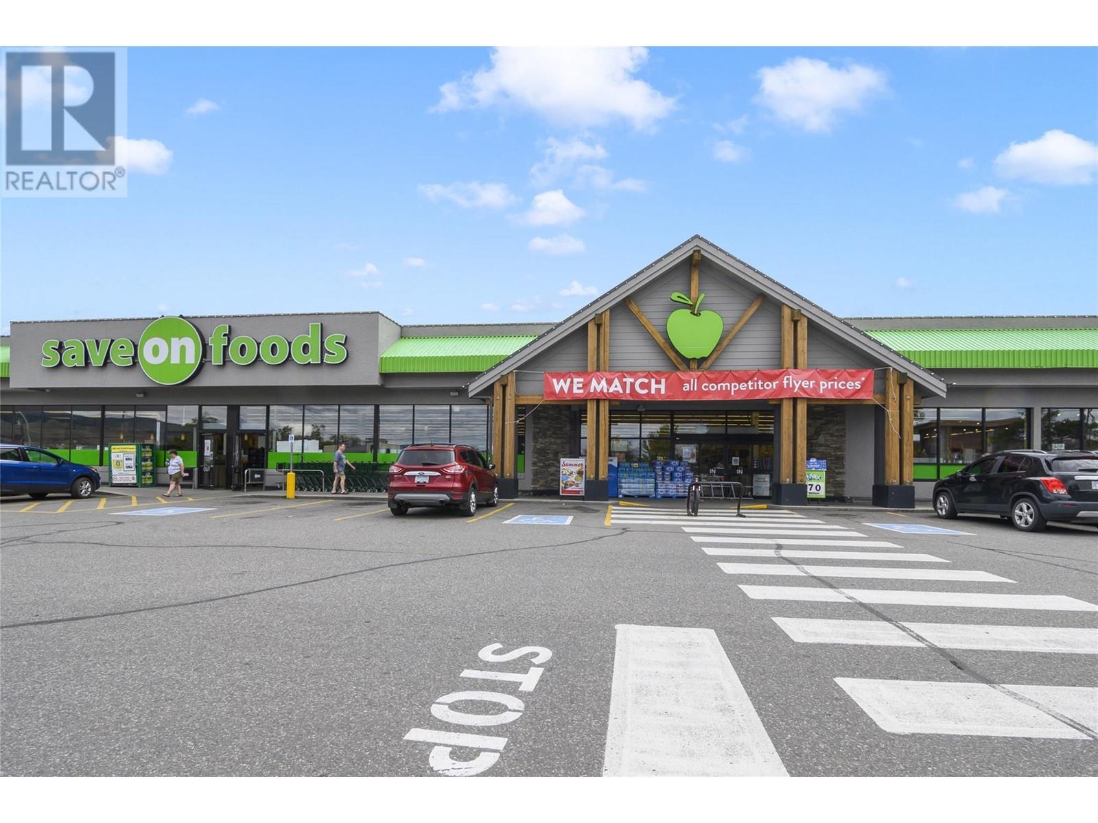 195 & 301 33 Highway West, Kelowna
