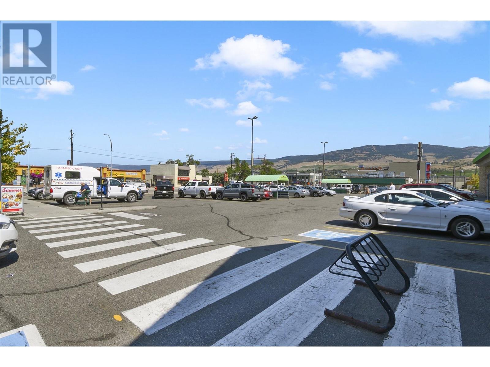 195 & 301 33 Highway West, Kelowna