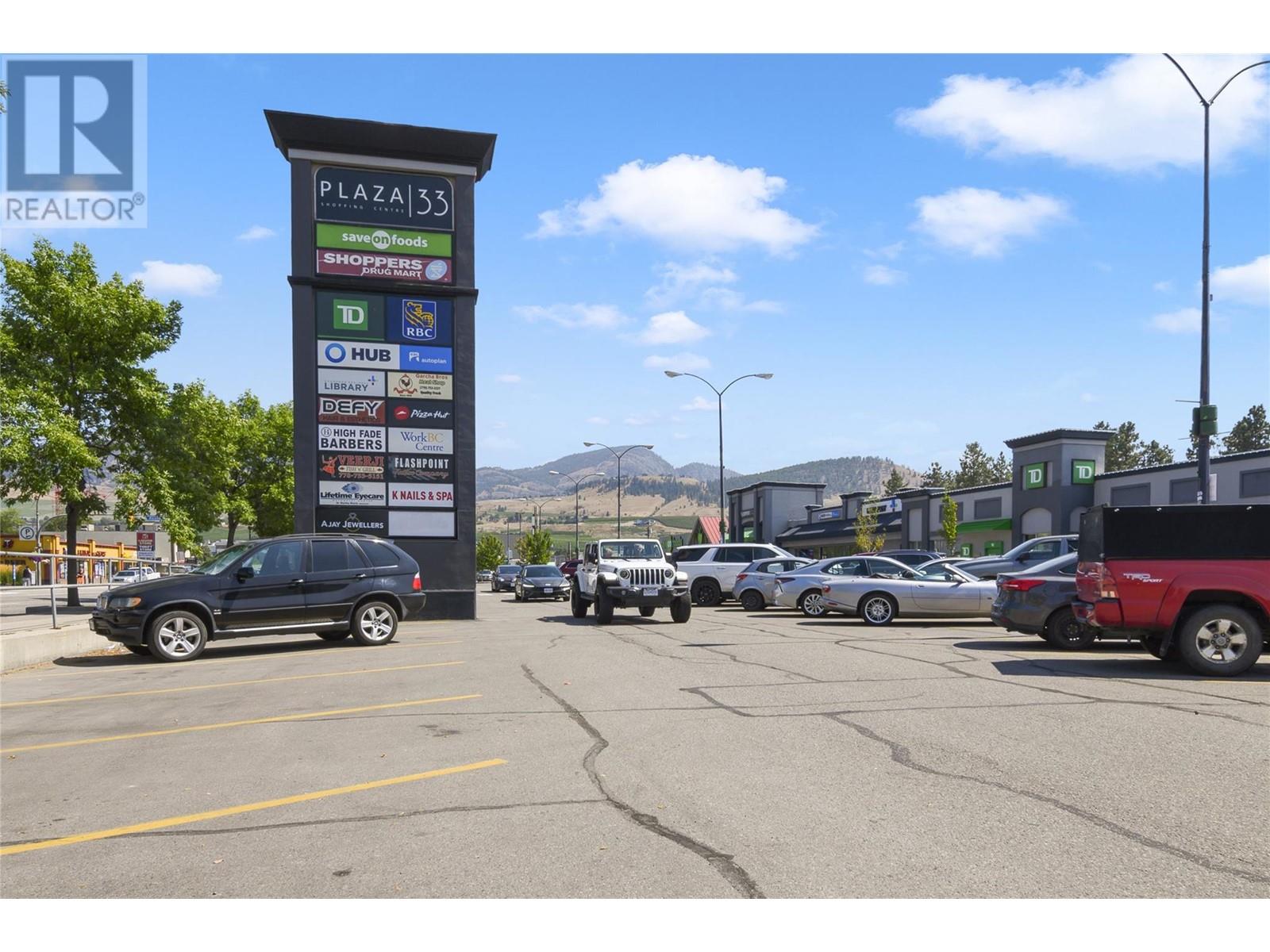 195 & 301 33 Highway West, Kelowna