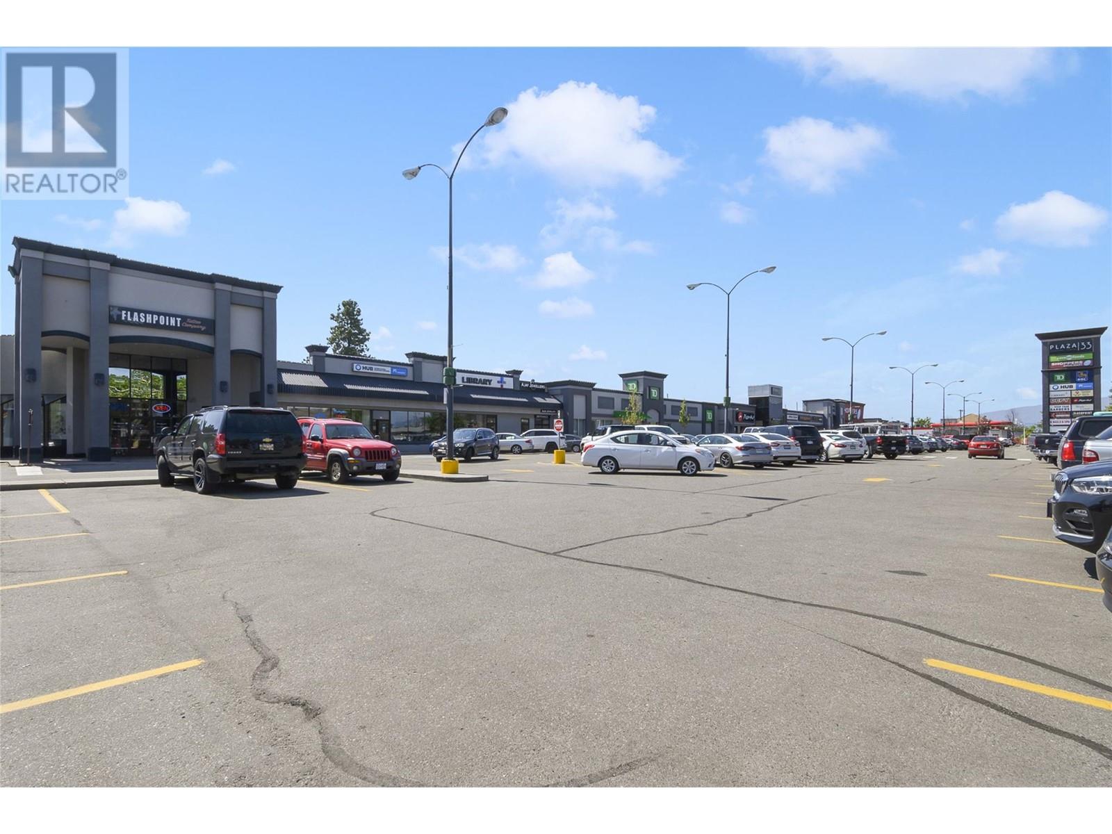 195 & 301 33 Highway West, Kelowna
