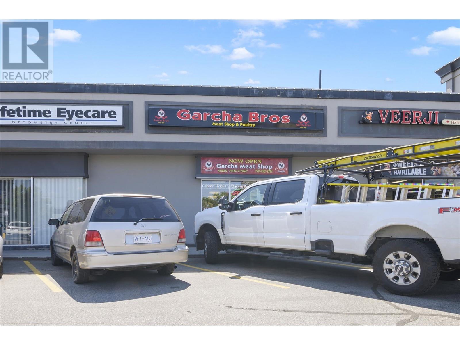 195 & 301 33 Highway West, Kelowna