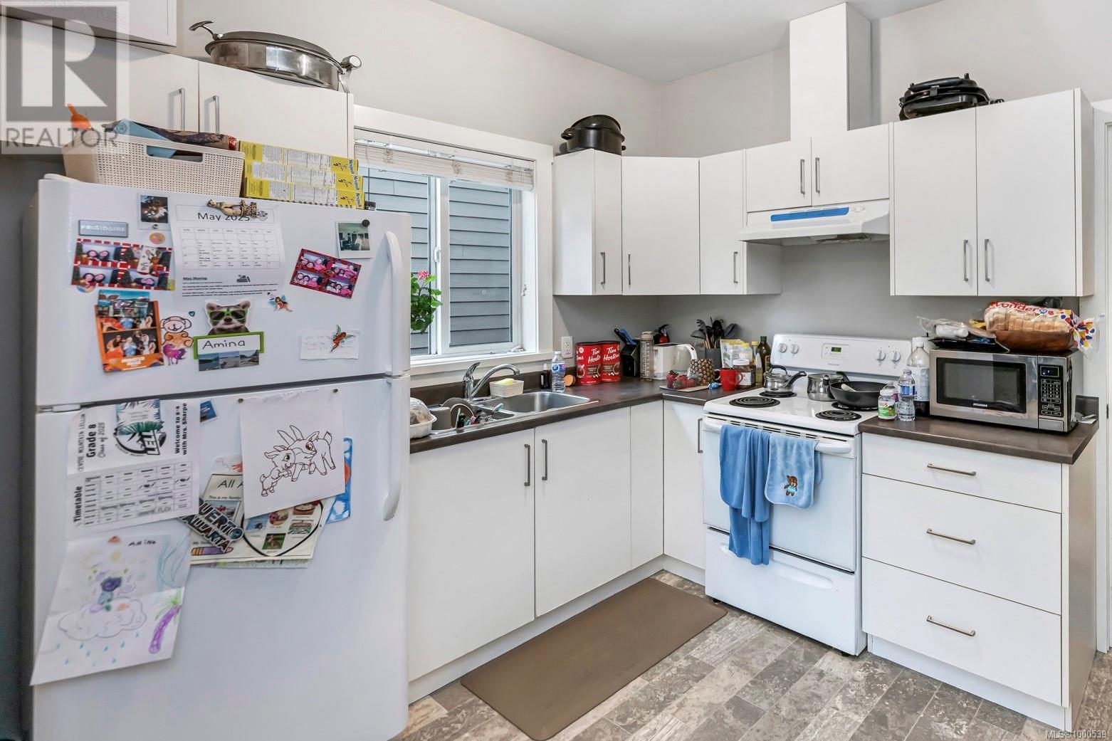 1318 Bombardier Cres, Langford