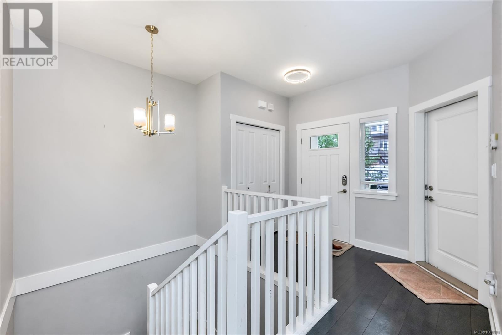 1318 Bombardier Cres, Langford