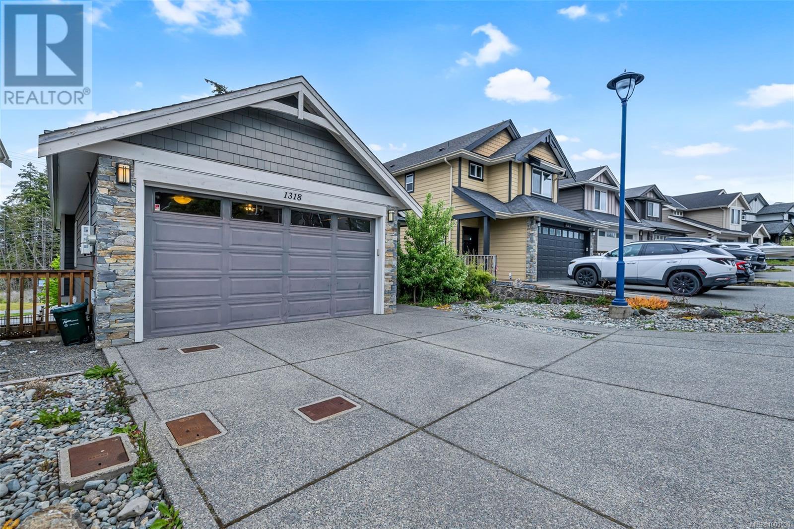 1318 Bombardier Cres, Langford