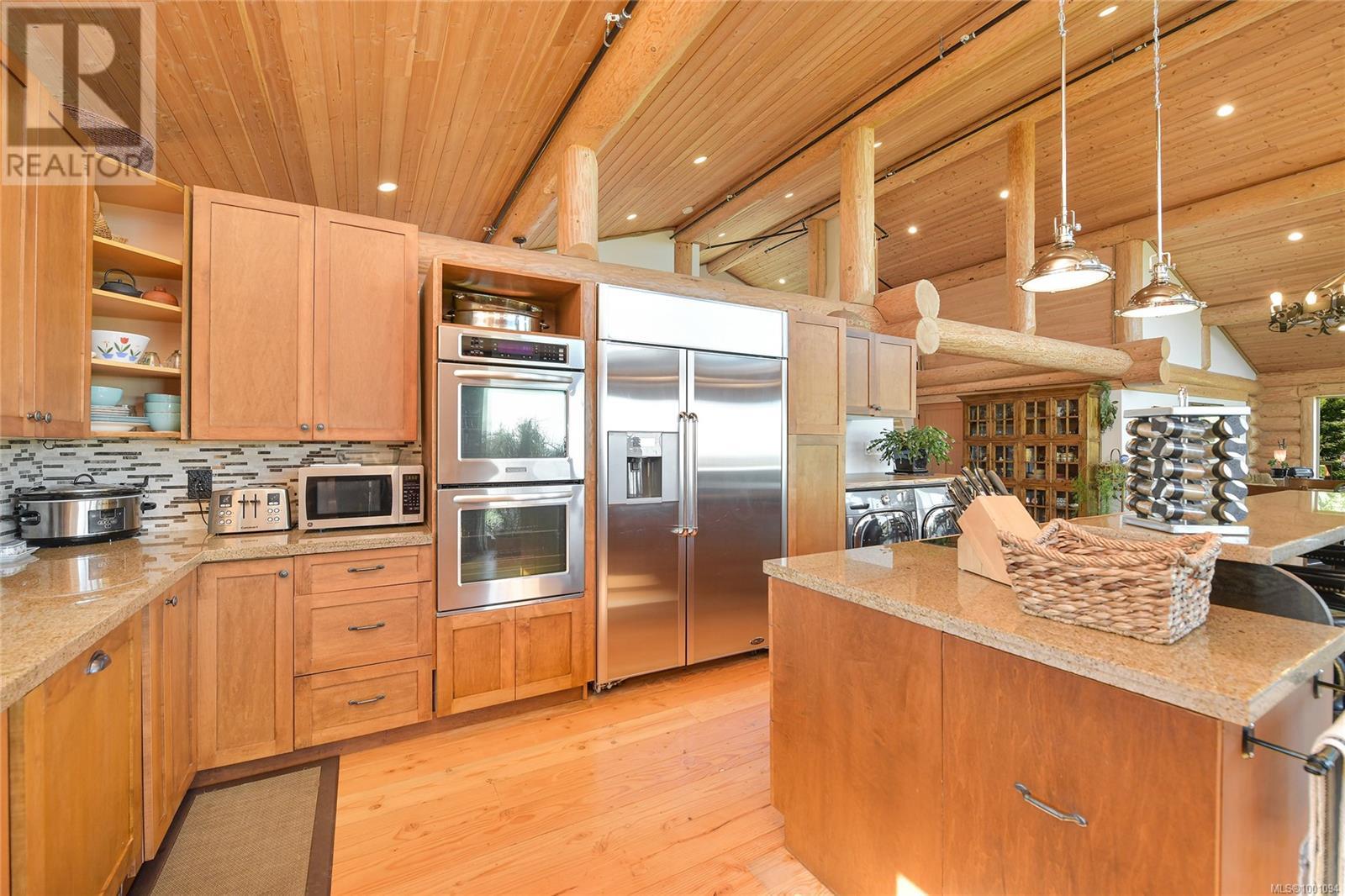  4250 GOLDSTREAM HEIGHTS Drive, Malahat