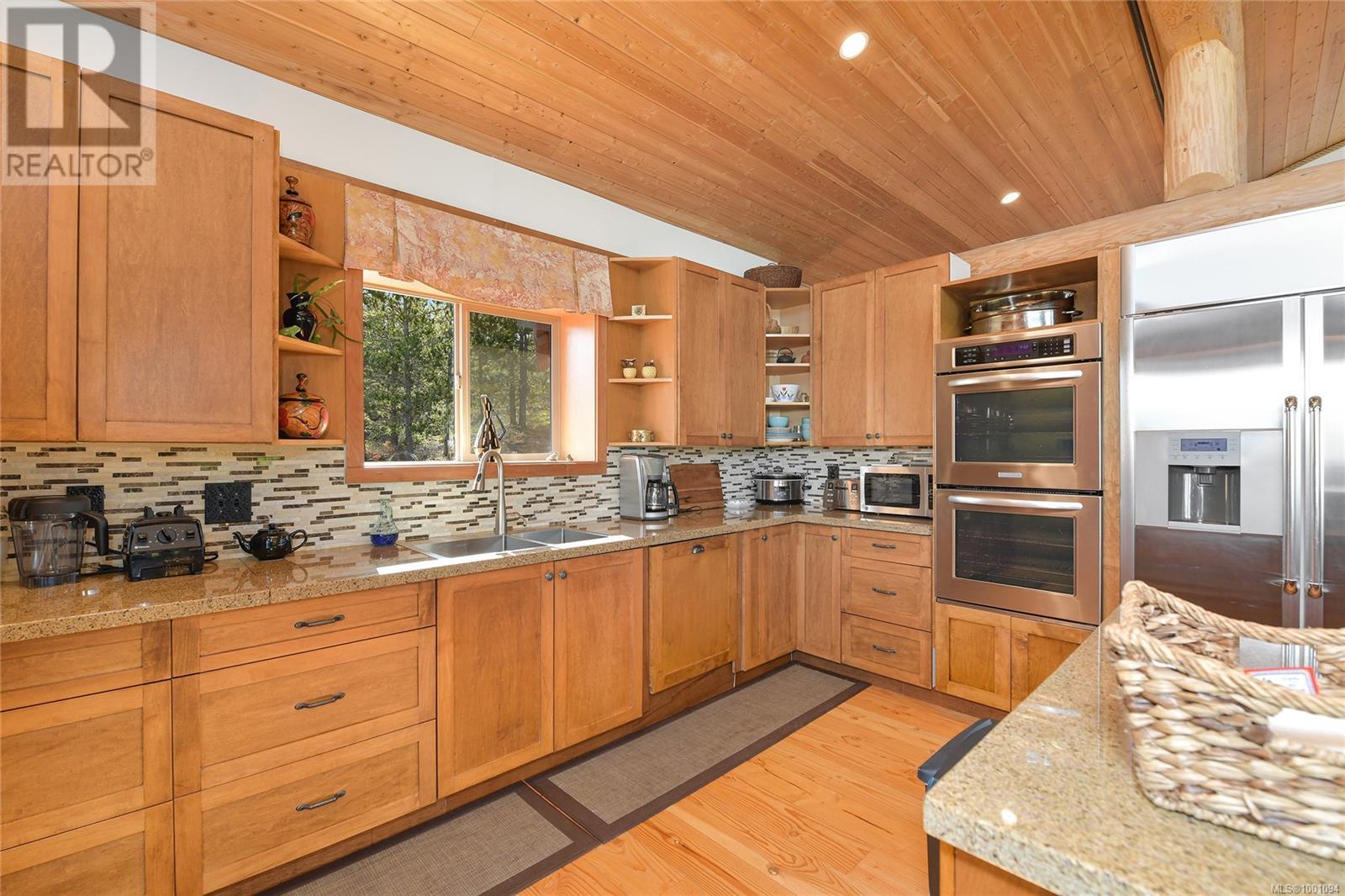  4250 GOLDSTREAM HEIGHTS Drive, Malahat