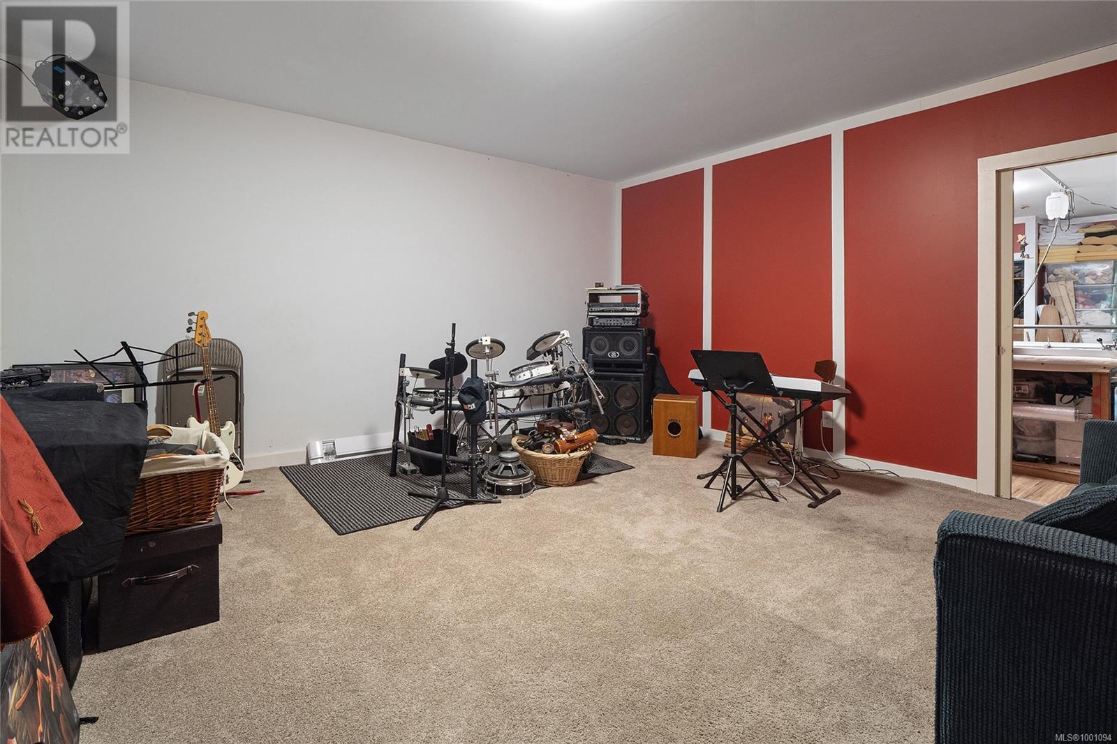  4250 GOLDSTREAM HEIGHTS Drive, Malahat