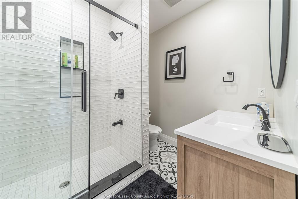 Photo 11 of 551 Heritage, Kingsville ON