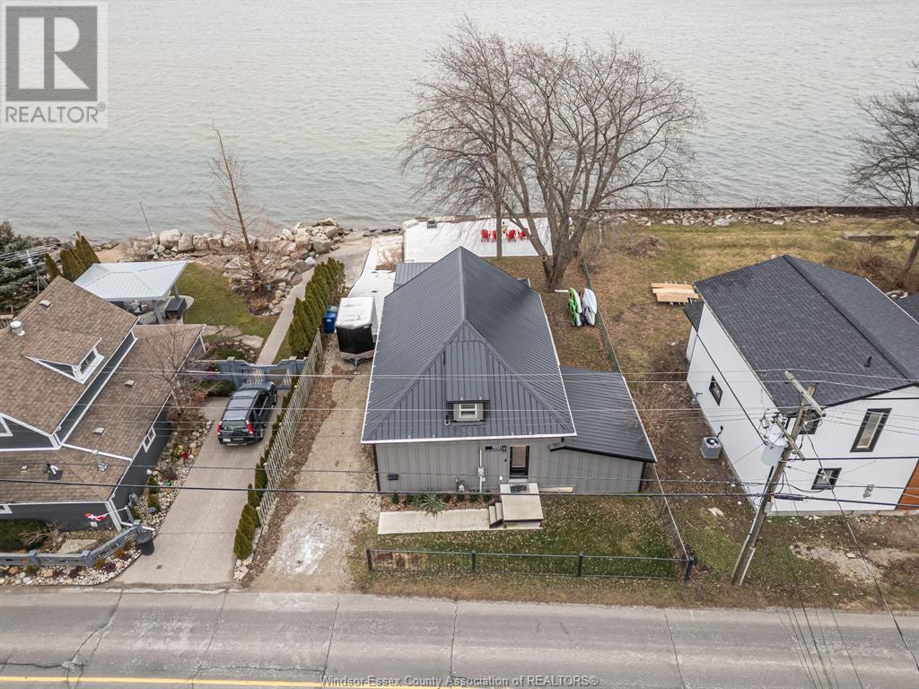 Photo 2 of 551 Heritage, Kingsville ON