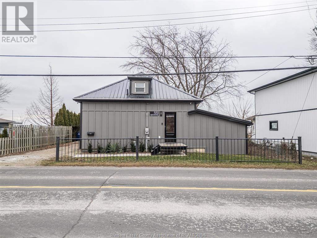 Photo 4 of 551 Heritage, Kingsville ON