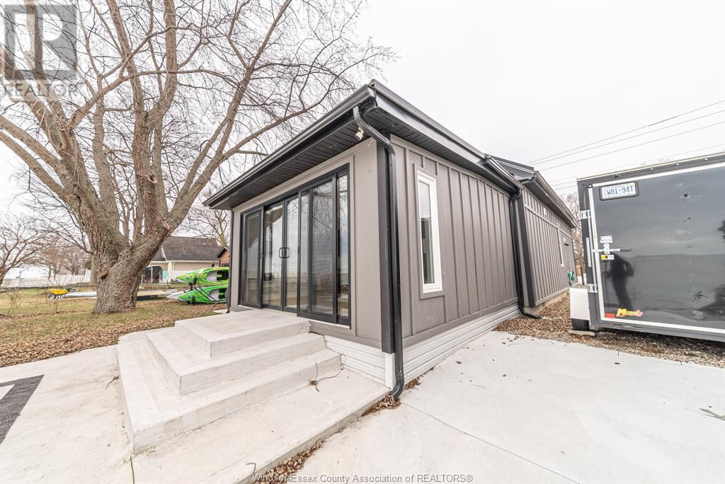 Photo 42 of 551 Heritage, Kingsville ON