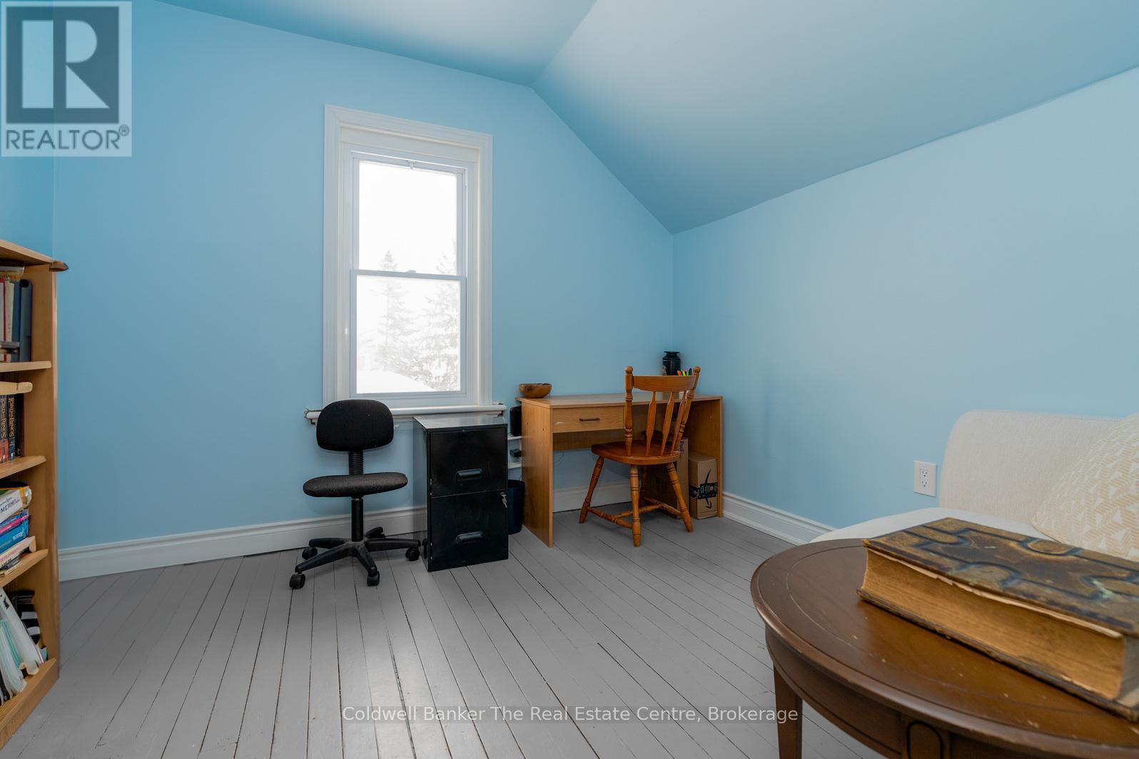 Photo 12 of 24 Elizabeth Street W, Clearview ON