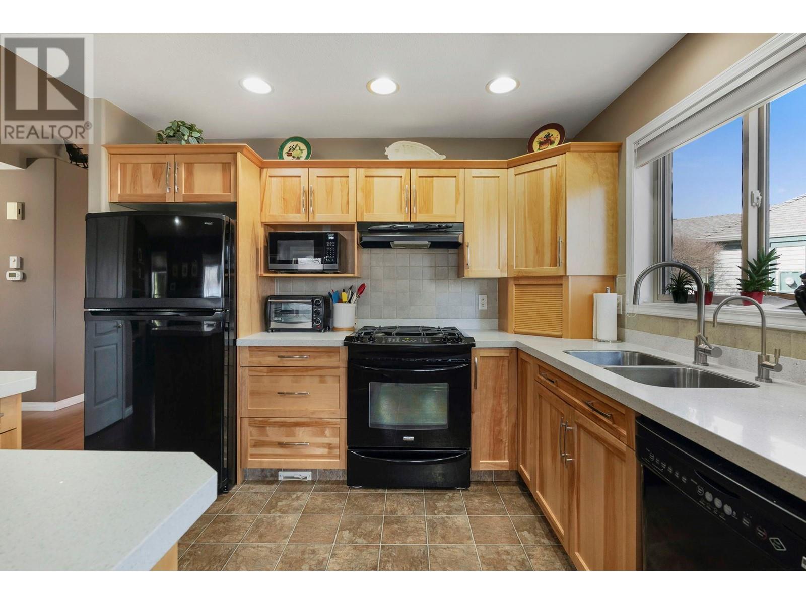 355 550 Yates Road, Kelowna