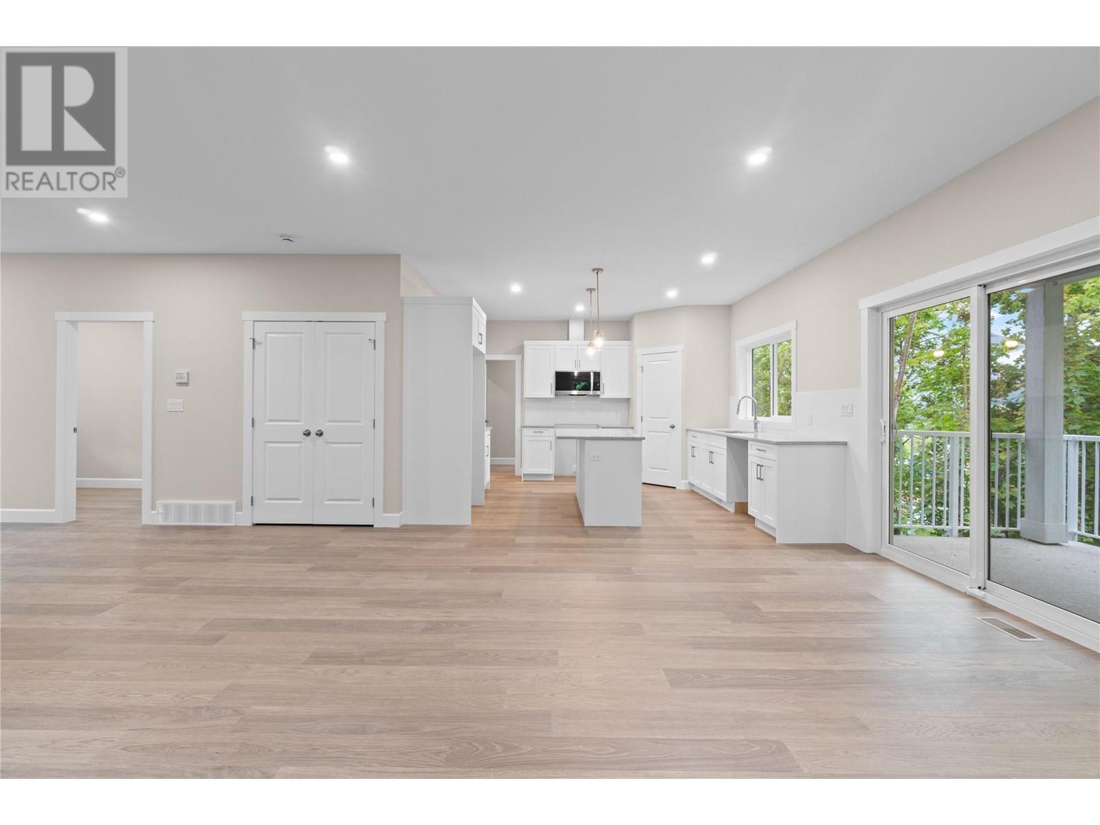 Photo 35 of 806 Cliff Avenue Unit 104, Enderby BC