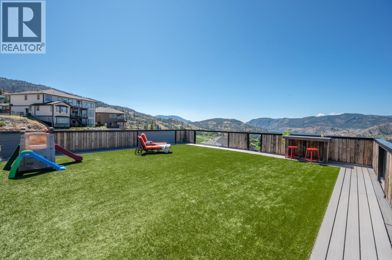 9 125 CABERNET Drive, Okanagan Falls