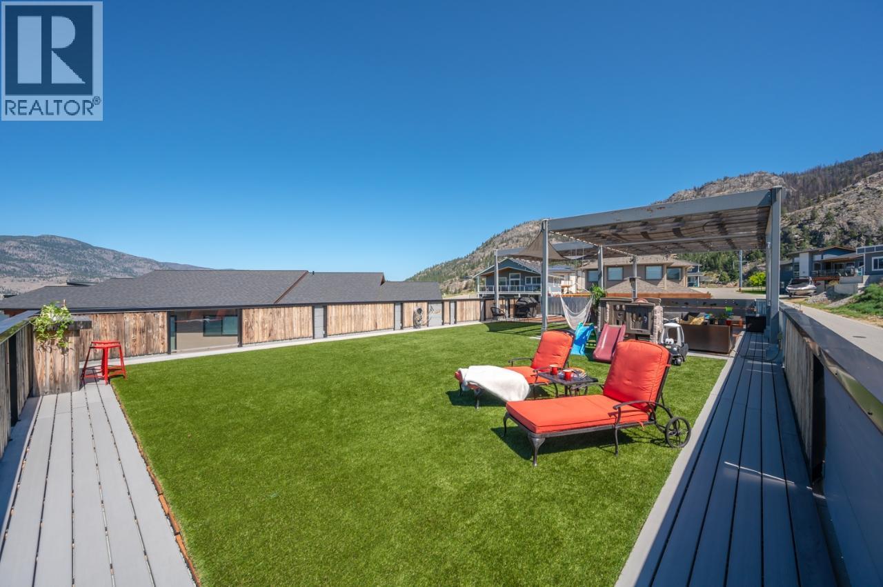 9 125 CABERNET Drive, Okanagan Falls