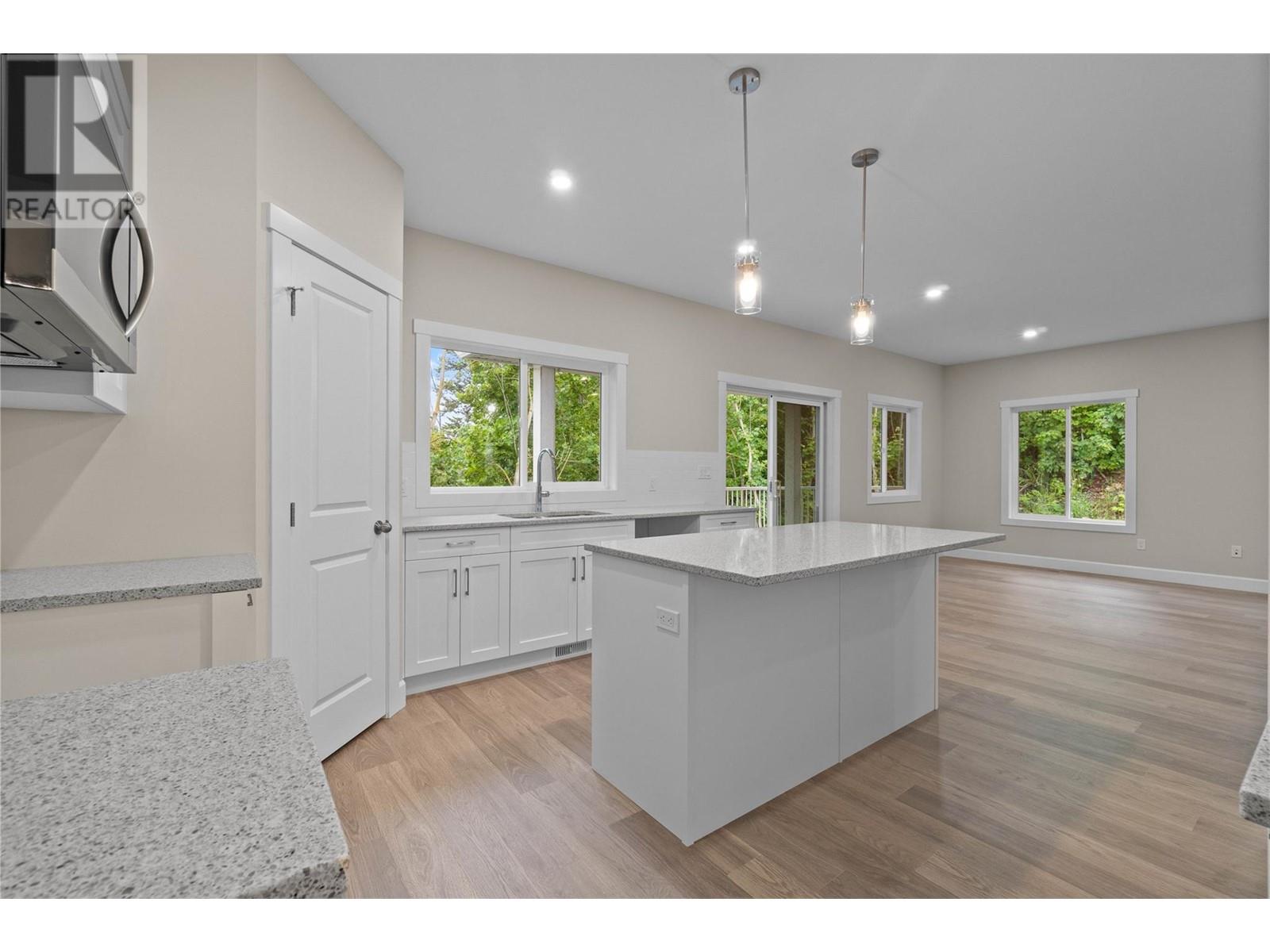 Photo 8 of 806 Cliff Avenue Unit 104, Enderby BC