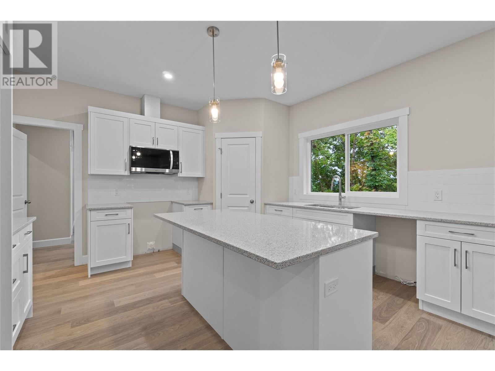 Photo 19 of 806 Cliff Avenue Unit 104, Enderby BC