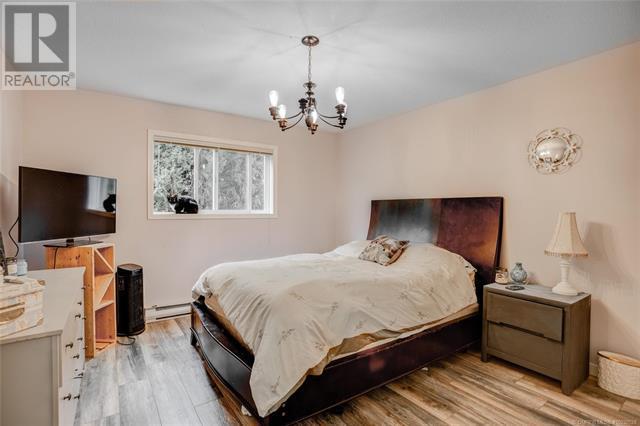 331-351 Phipps Crescent, Kelowna