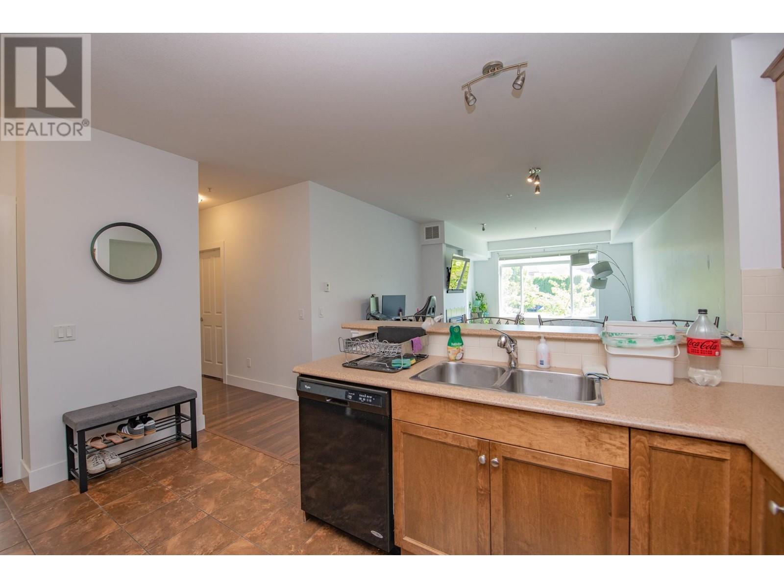 2532 Shoreline Drive Unit# 305, Lake Country