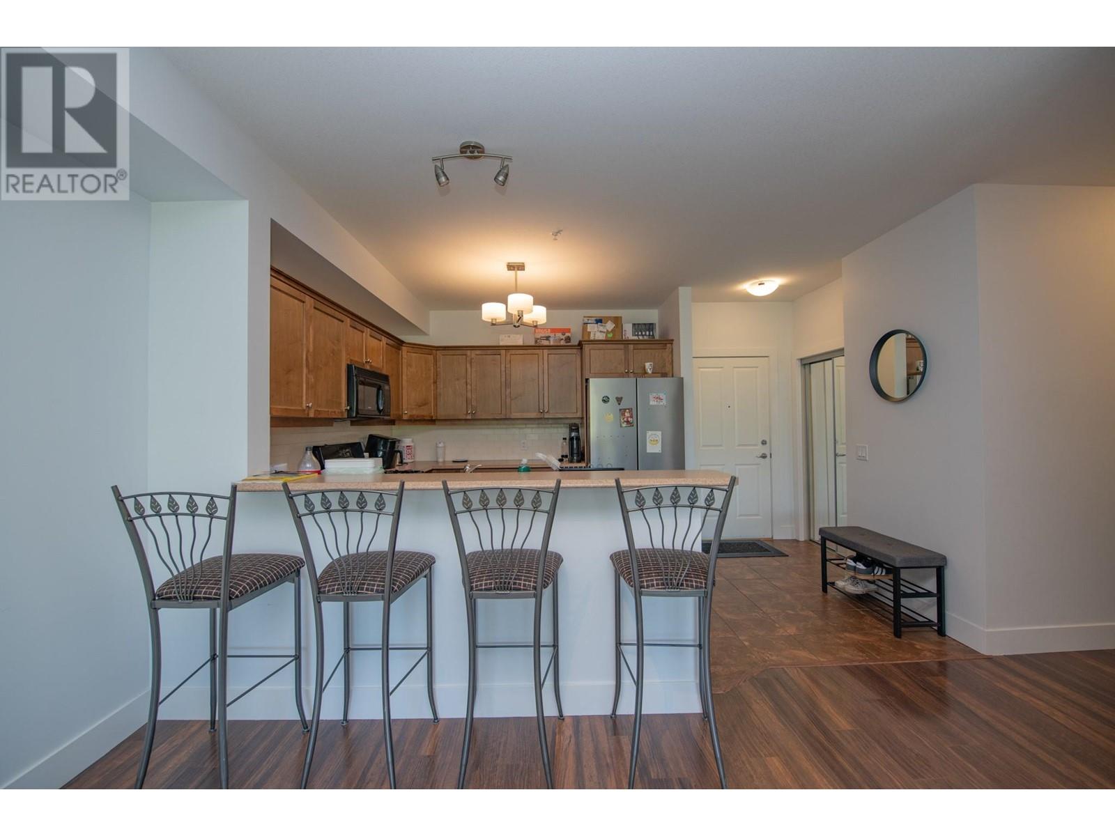 305 2532 Shoreline Drive, Lake Country