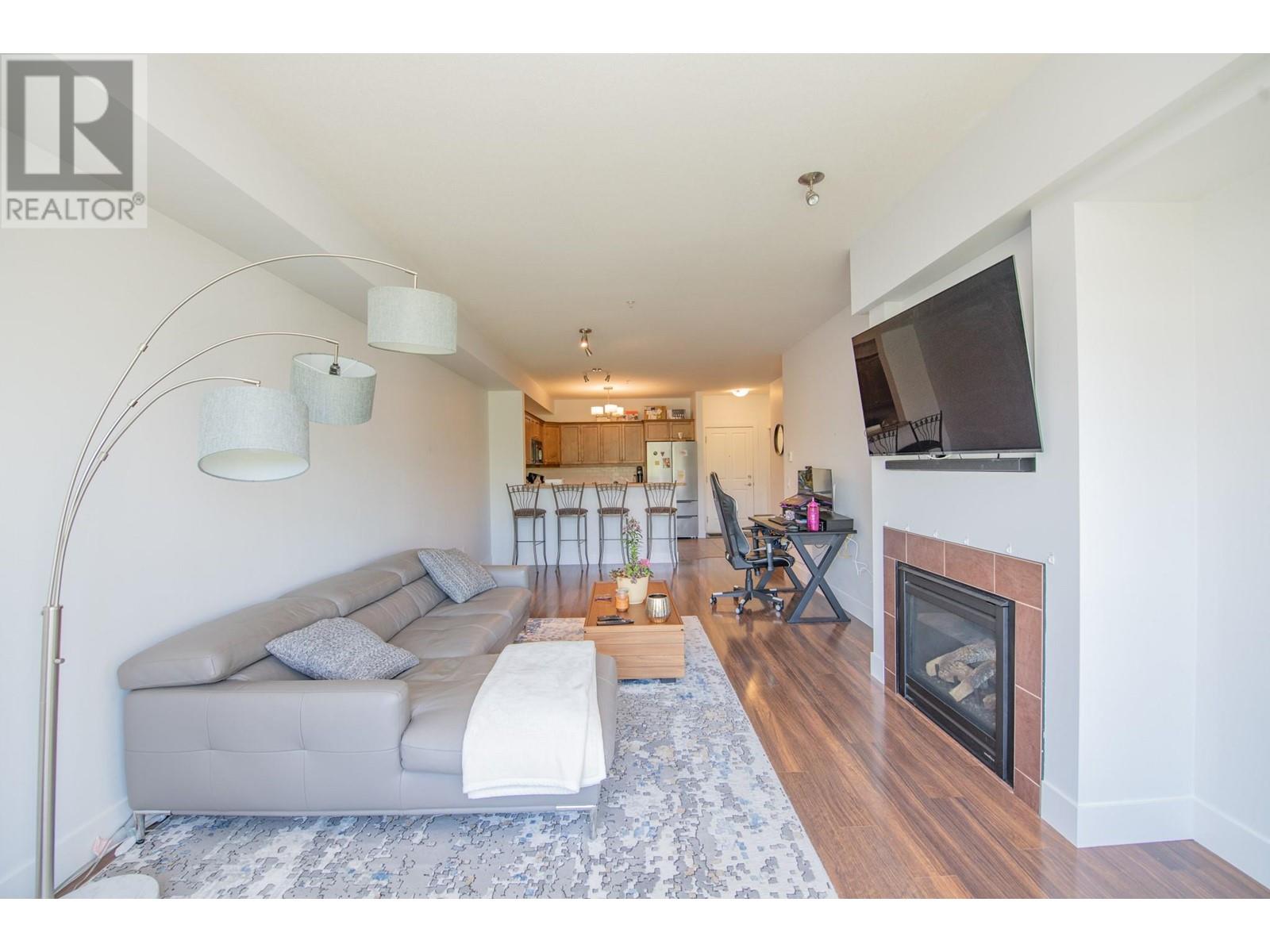 2532 Shoreline Drive Unit# 305, Lake Country