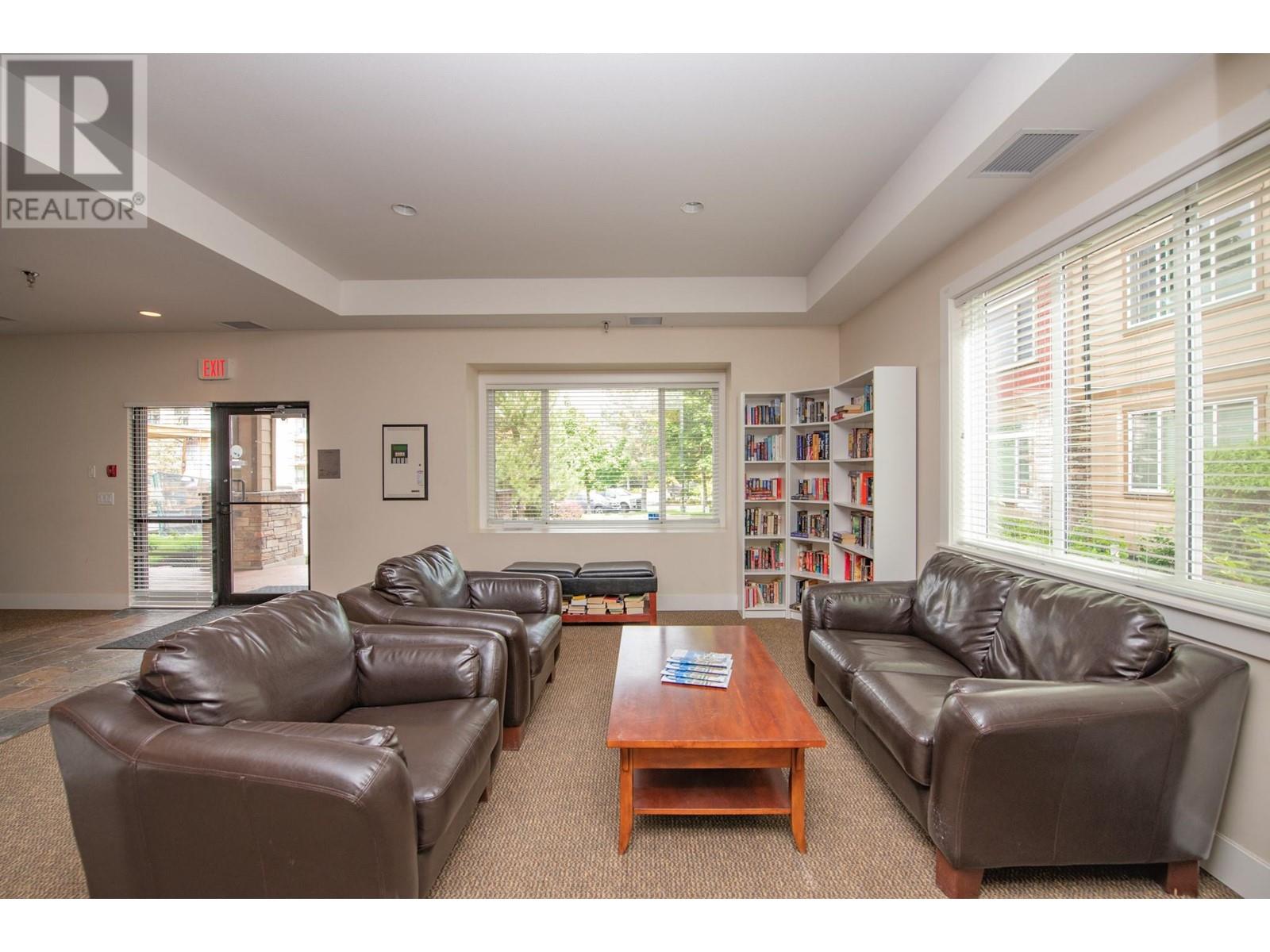 2532 Shoreline Drive Unit# 305, Lake Country