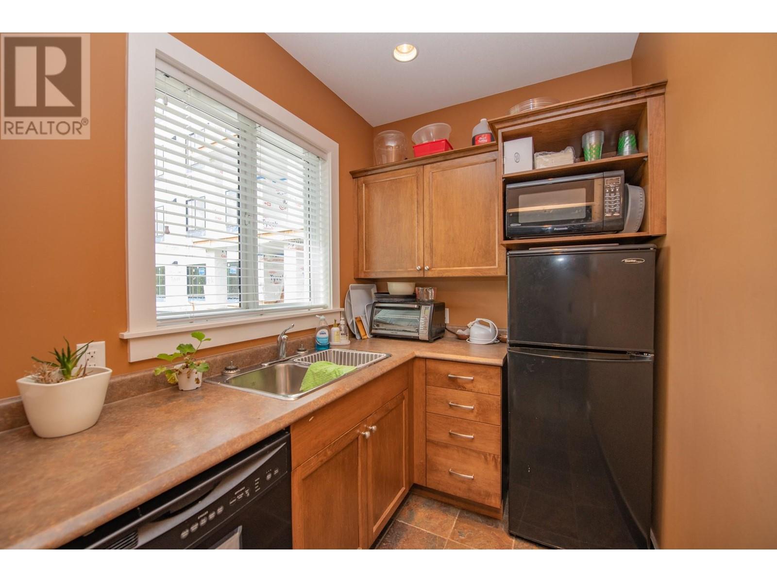2532 Shoreline Drive Unit# 305, Lake Country