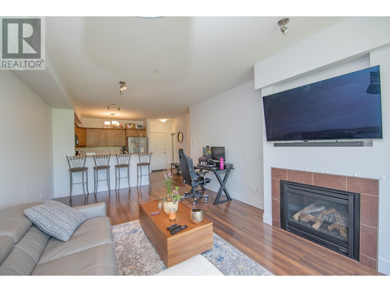 2532 Shoreline Drive Unit# 305, Lake Country