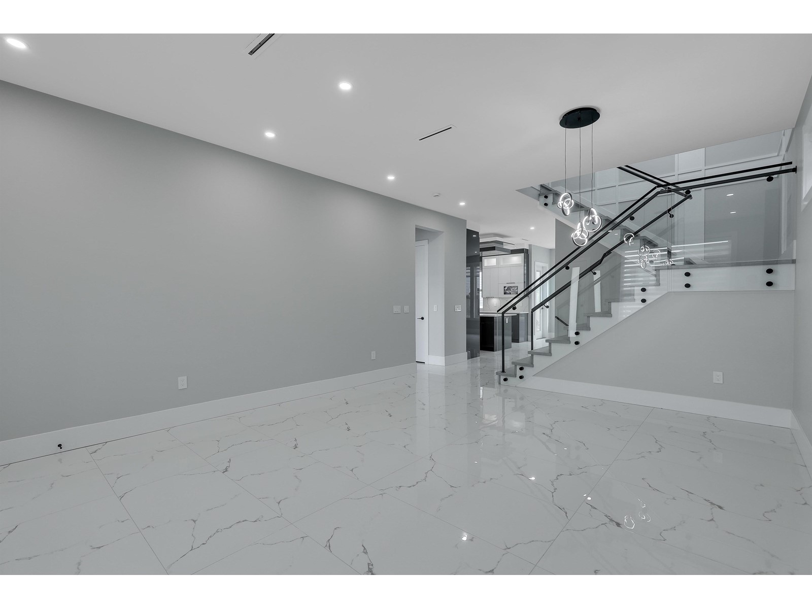 Photo 5 of 14750 62 A Avenue, Surrey BC