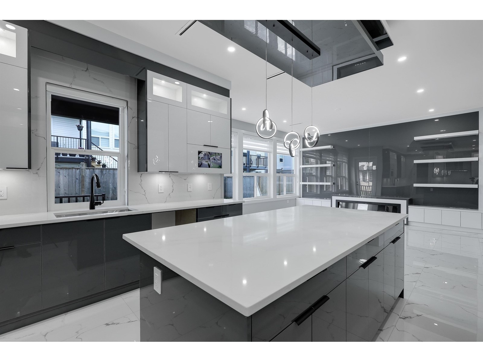 Photo 10 of 14750 62 A Avenue, Surrey BC