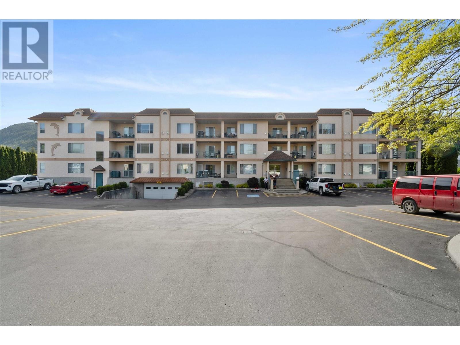 221 1002 Riverside Avenue, Sicamous