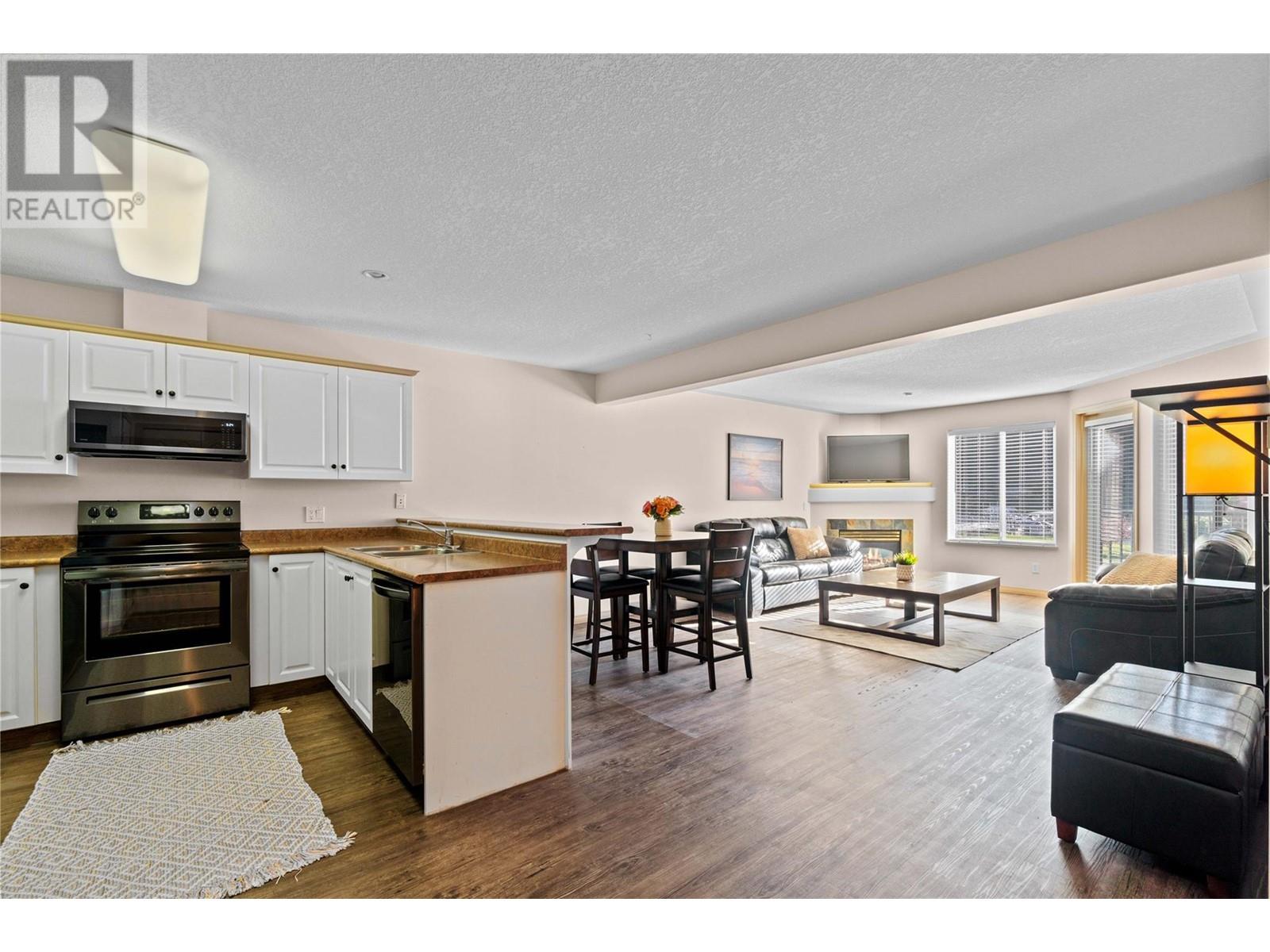 221 1002 Riverside Avenue, Sicamous