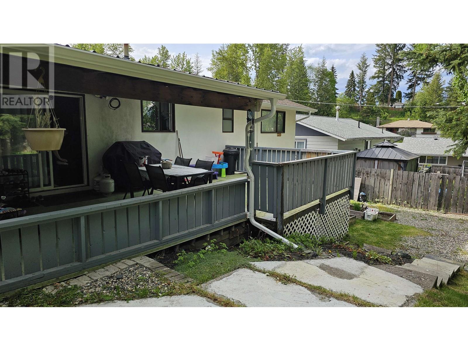 560 PERRY STREET, Quesnel