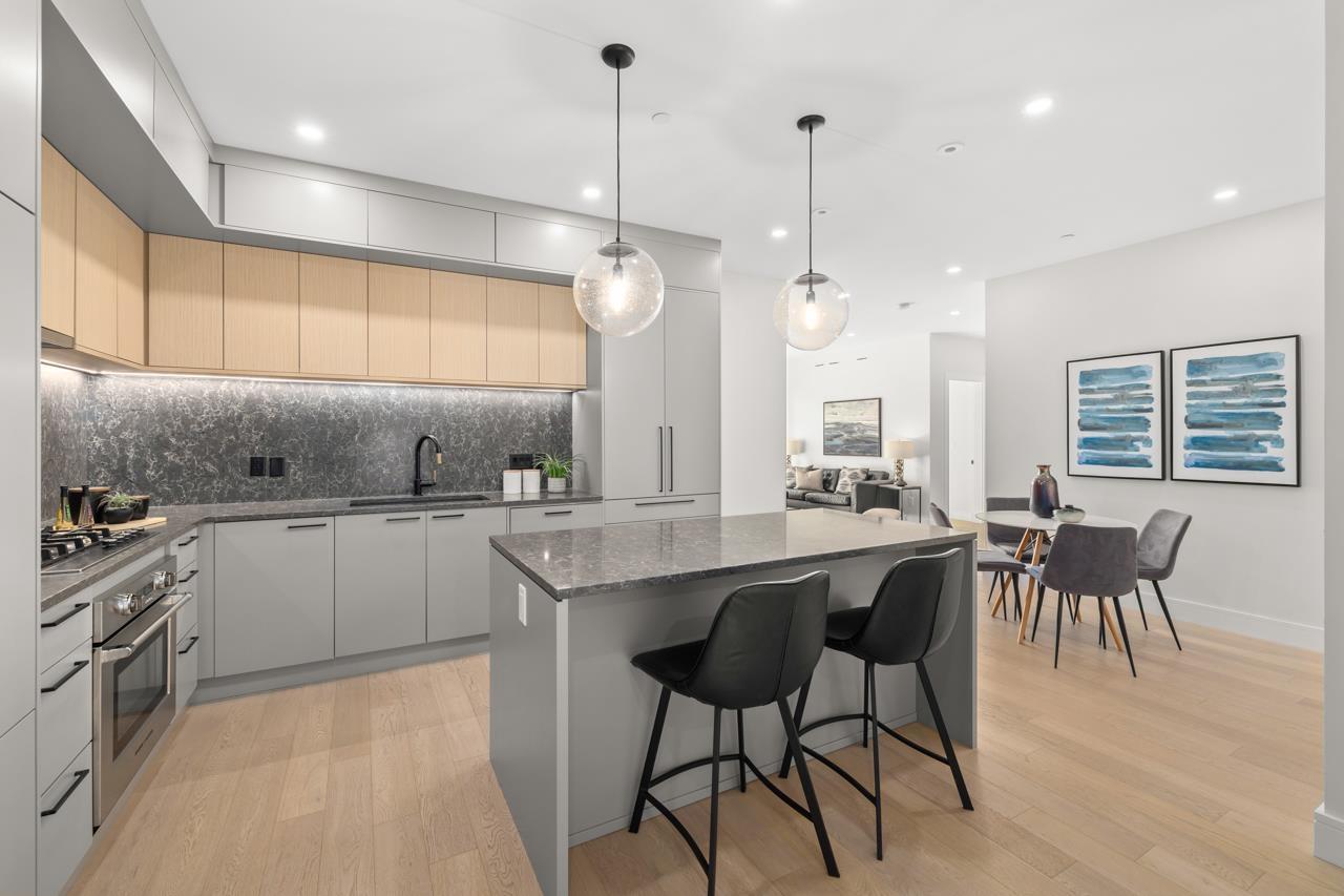 Photo 1 of 210 20416 Park Avenue, Langley BC