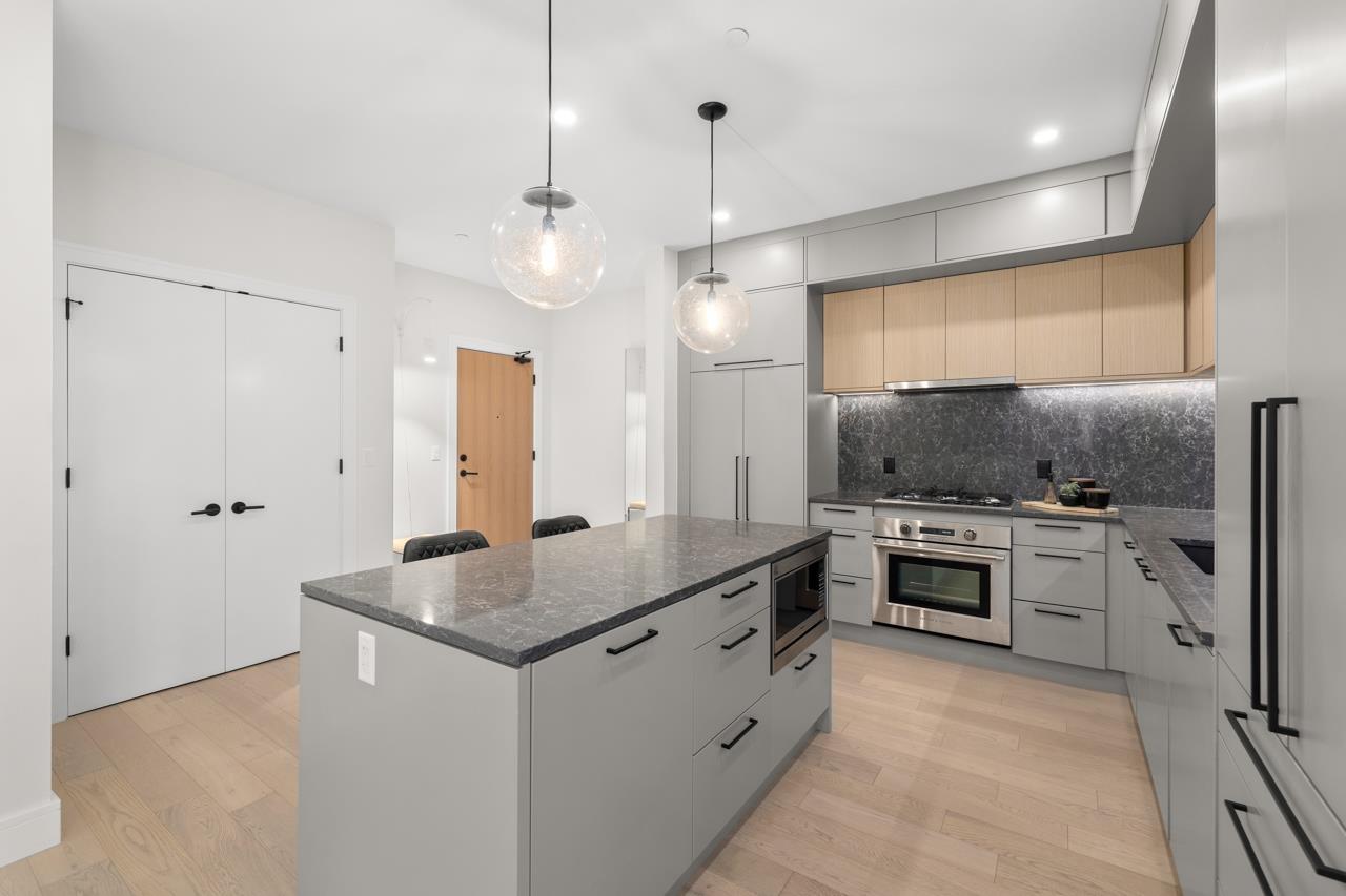 Photo 4 of 210 20416 Park Avenue, Langley BC