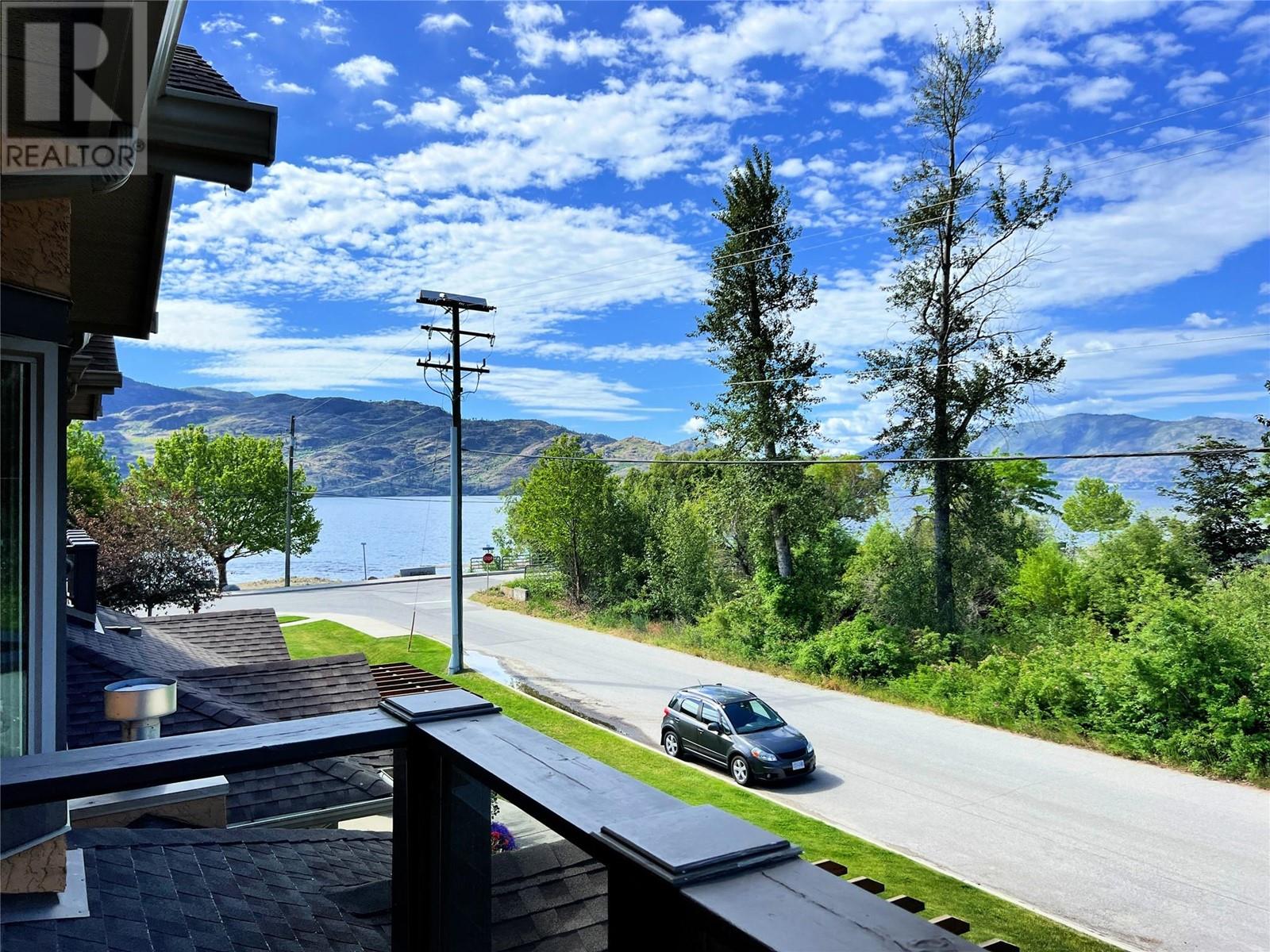 227 3996 Beach Avenue, Peachland