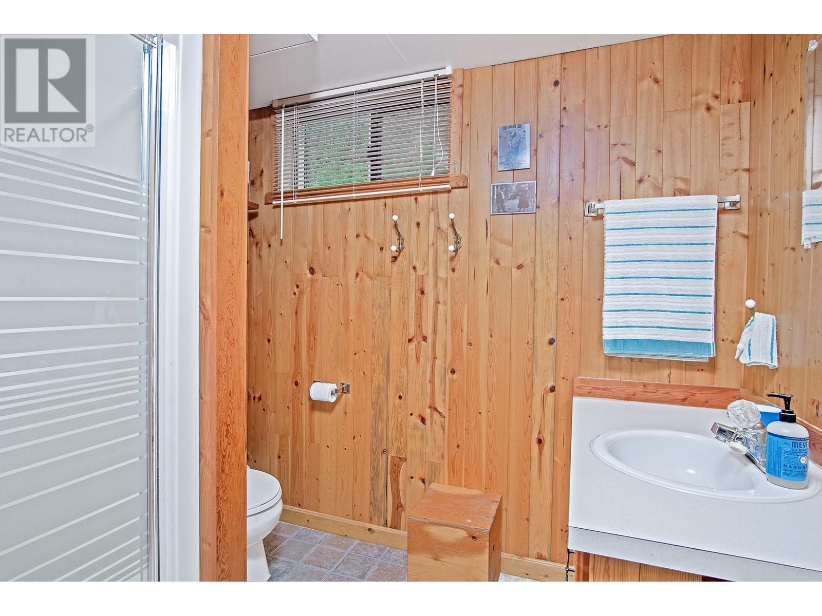 2033 Smith Road, Creston