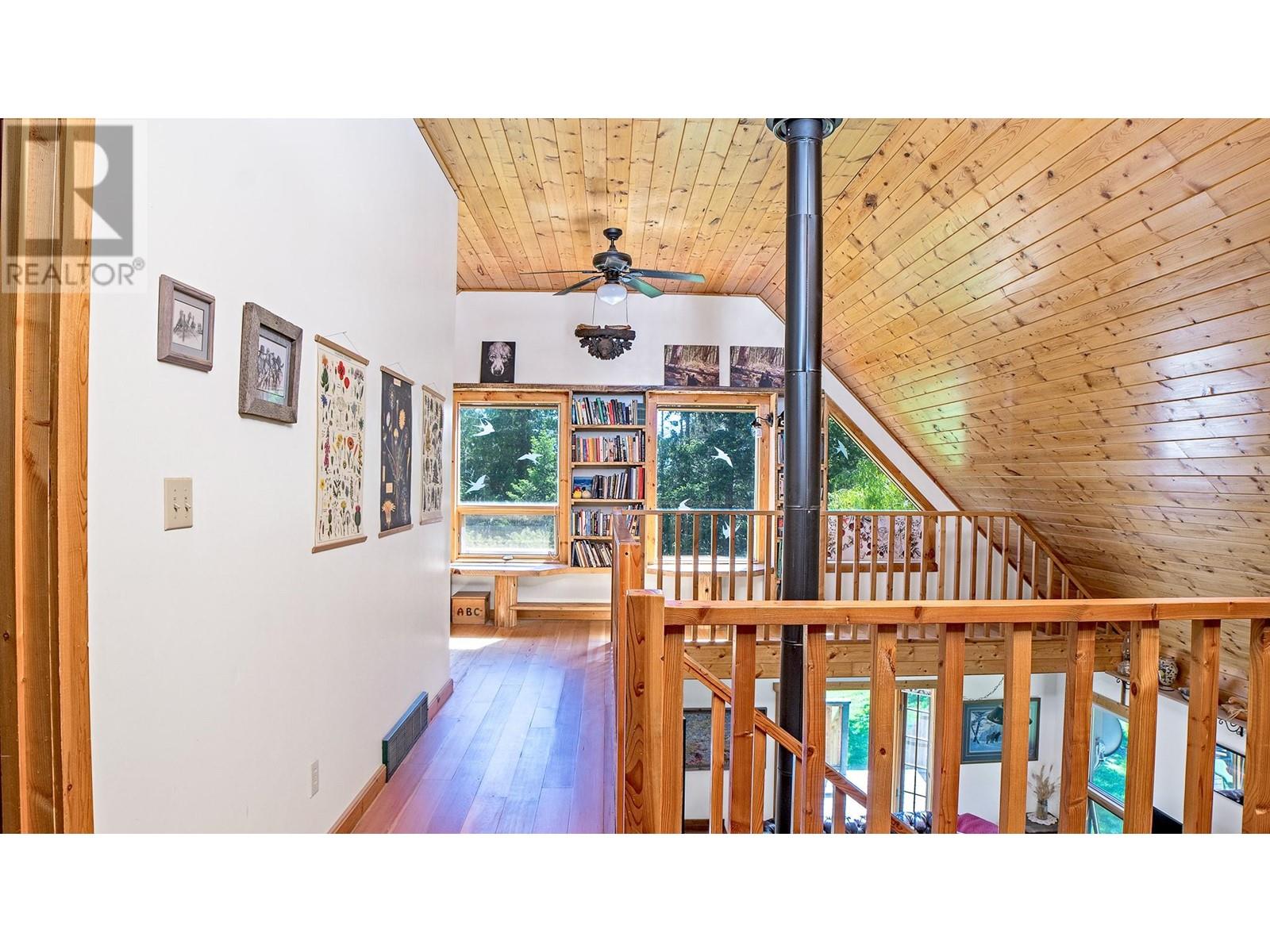2033 Smith Road, Creston