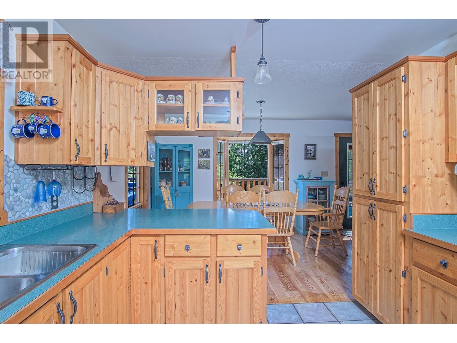 2033 Smith Road, Creston