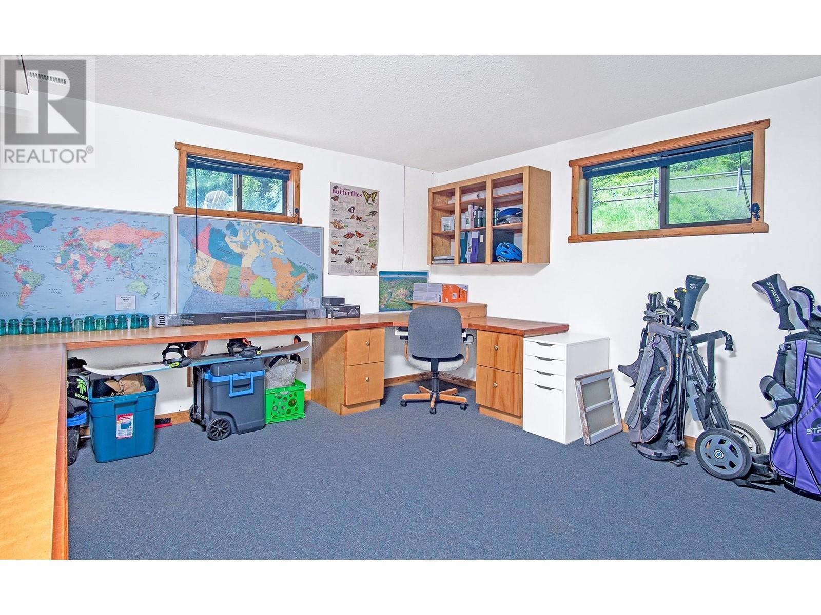 2033 Smith Road, Creston
