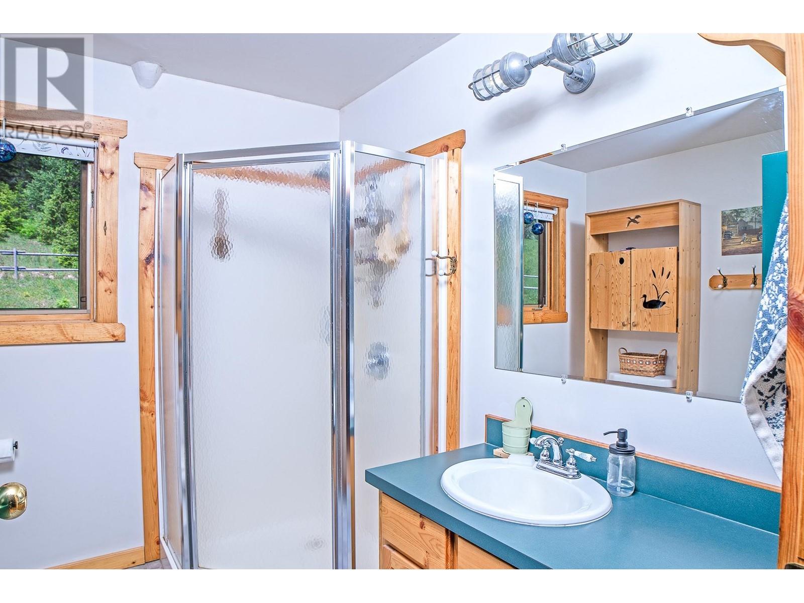 2033 Smith Road, Creston